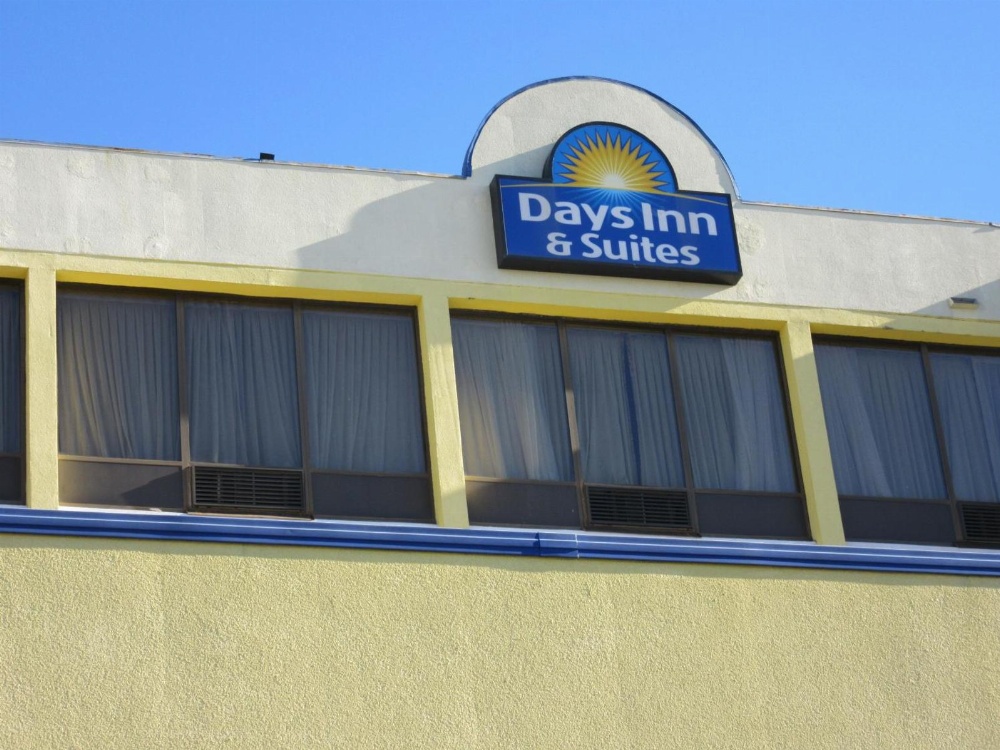 Days Inn & Suites by Wyndham SE Columbia Ft Jackson Main image